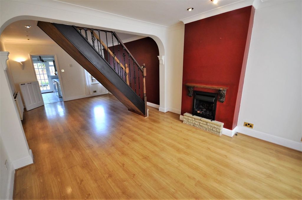 Property photo 2 of 9 Lounge/Diner