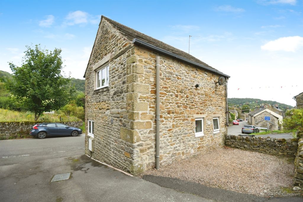 Property photo 2 of 12