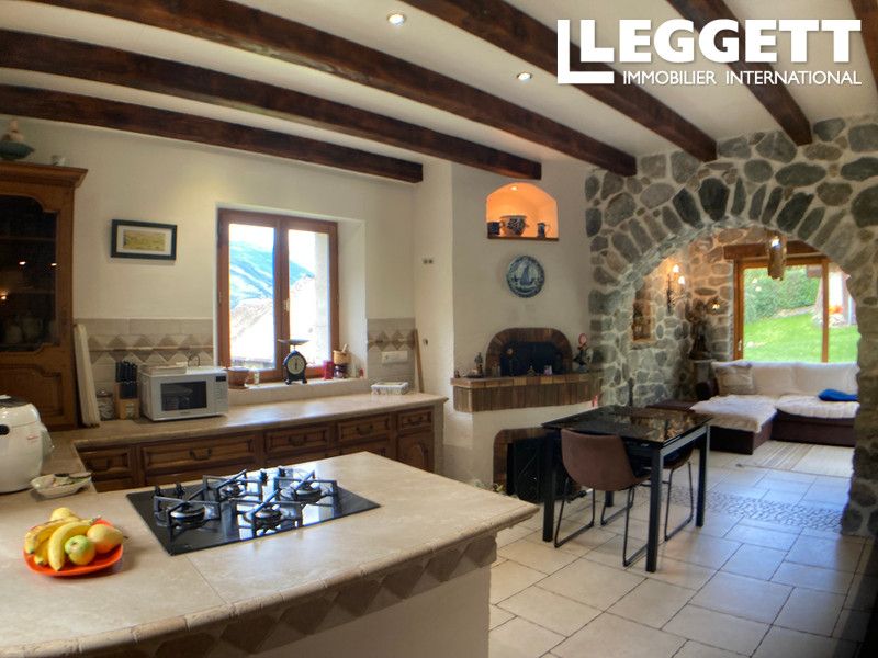 Property photo 3 of 10