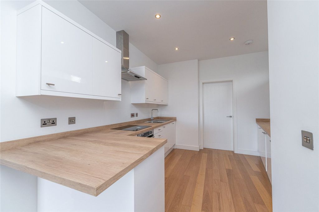 Property photo 3 of 28 Kitchen