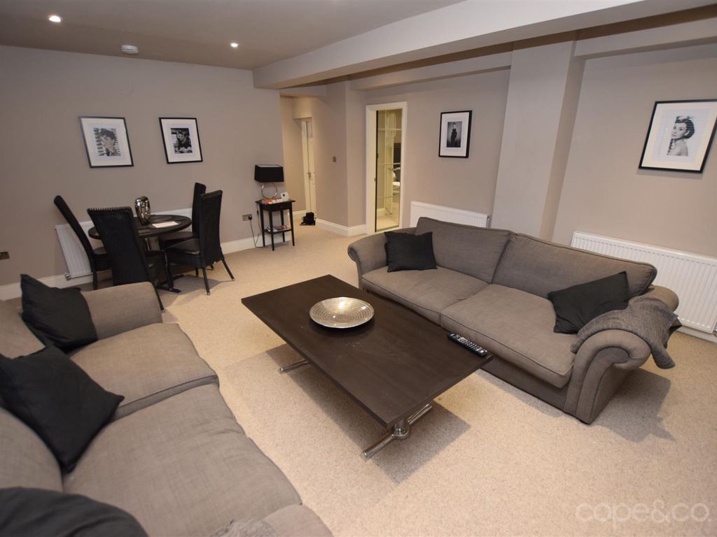 Property photo 2 of 15 1600982