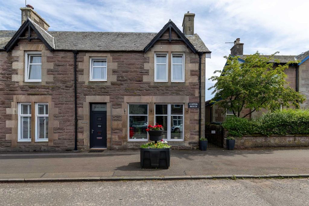 Property photo 1 of 25 Copper Beech, Moray Street Blackford-53.Jpg