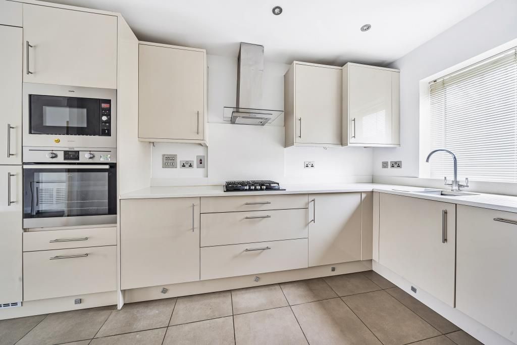 Property photo 2 of 15 Kitchen