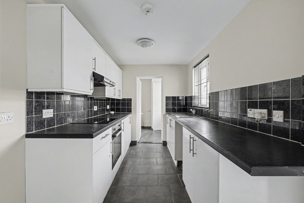 Property photo 2 of 12 4728656