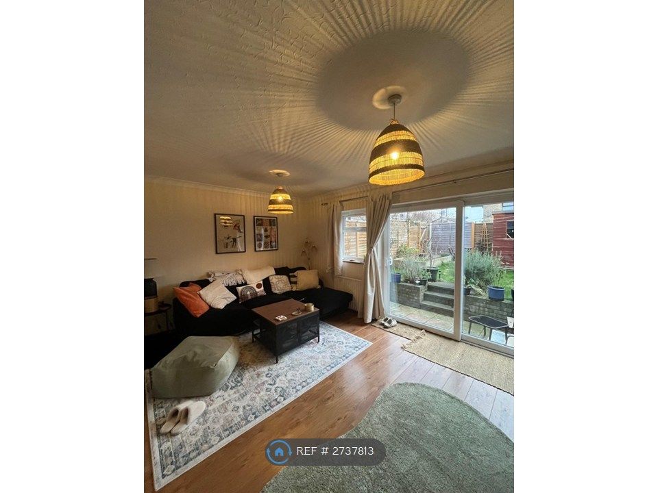 Property photo 1 of 12 Lounge With Garden View