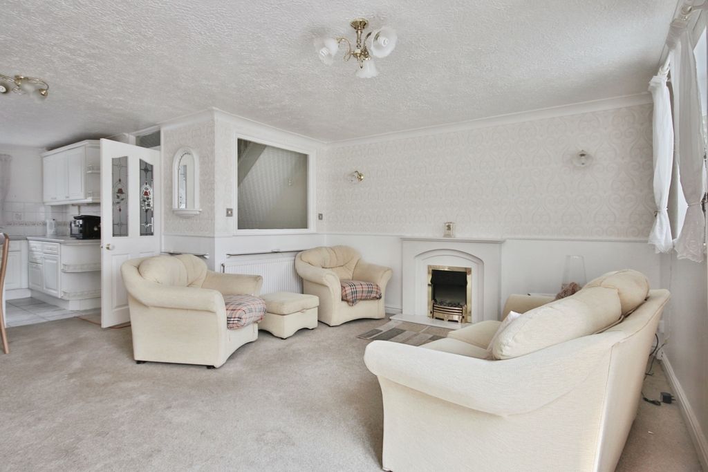 Property photo 2 of 13 4354314