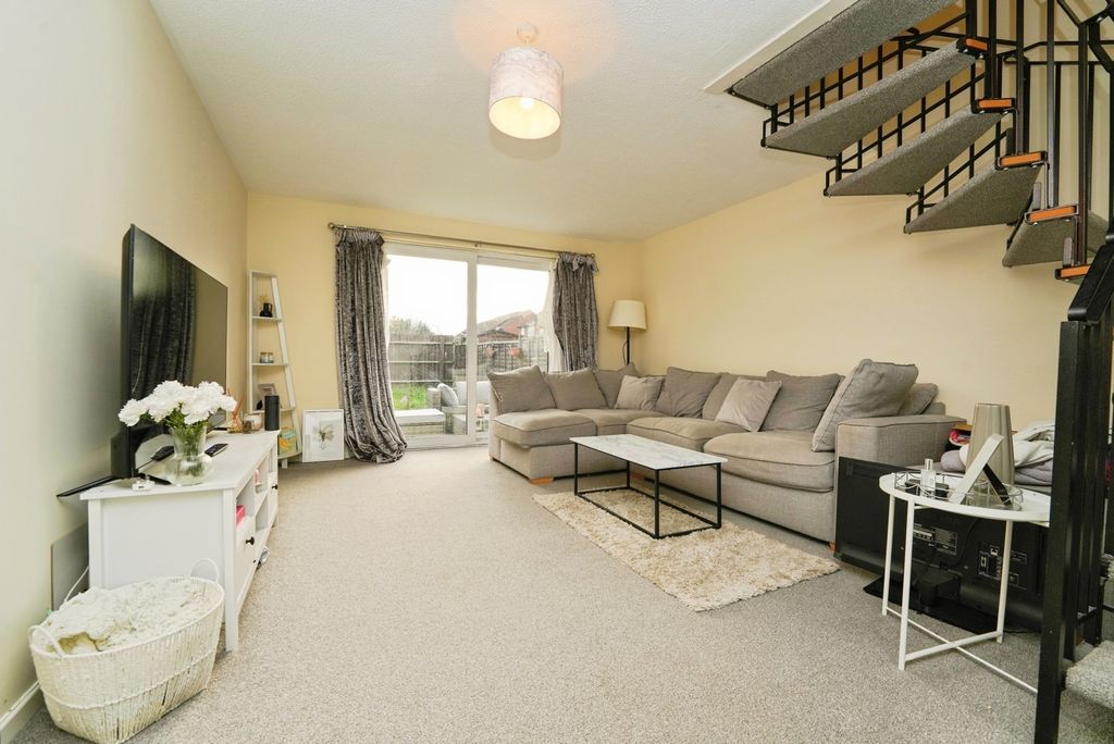 Property photo 3 of 9 Pbox-Img.Jpg