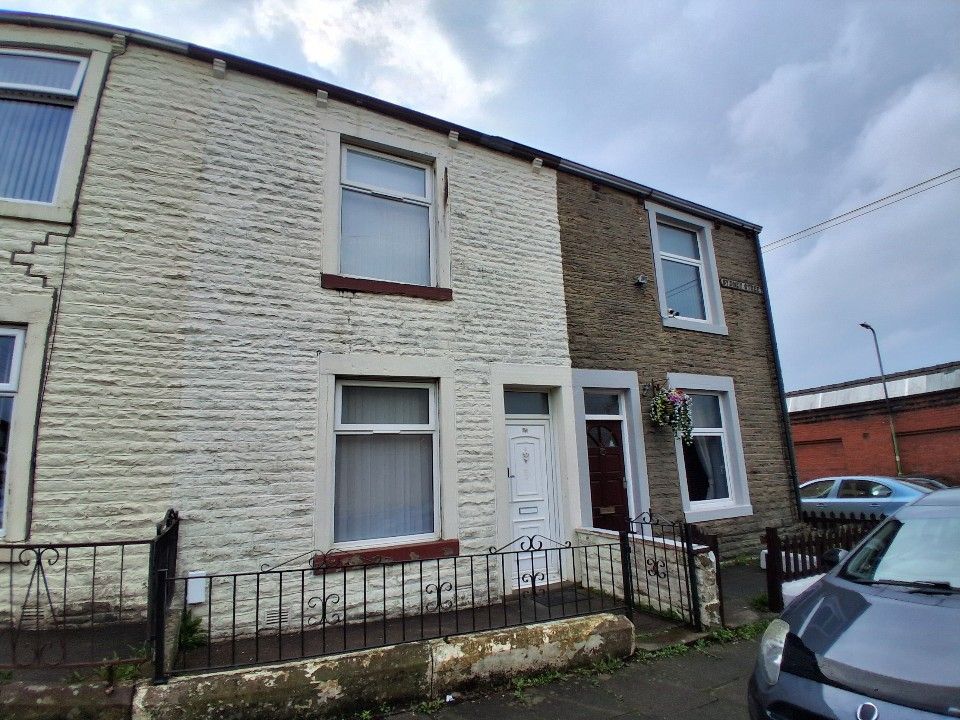 Property photo 2 of 25