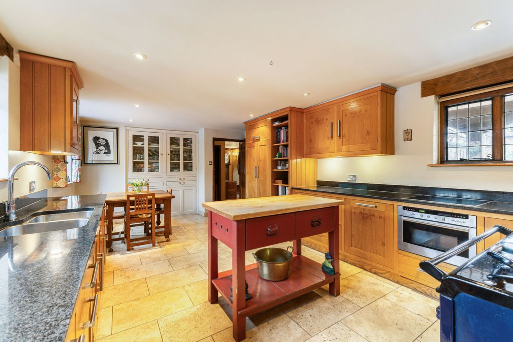 Property photo 3 of 31