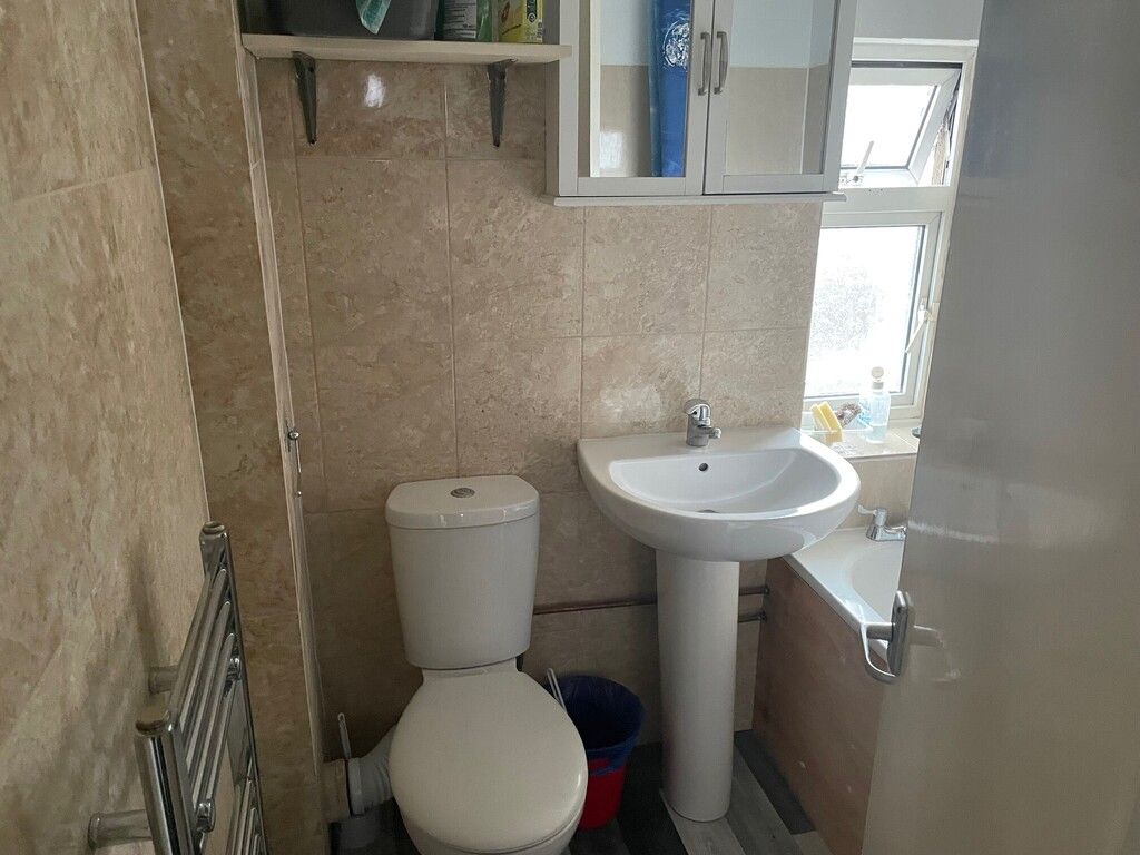 Property photo 3 of 6 W/c Bathroom