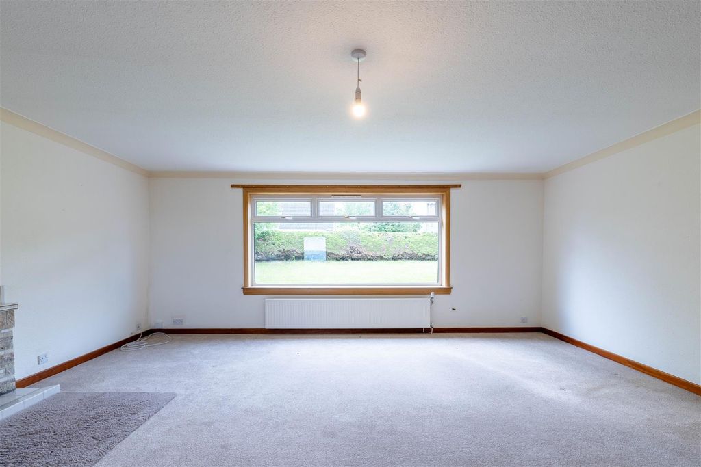 Property photo 3 of 23 S003.Jpg