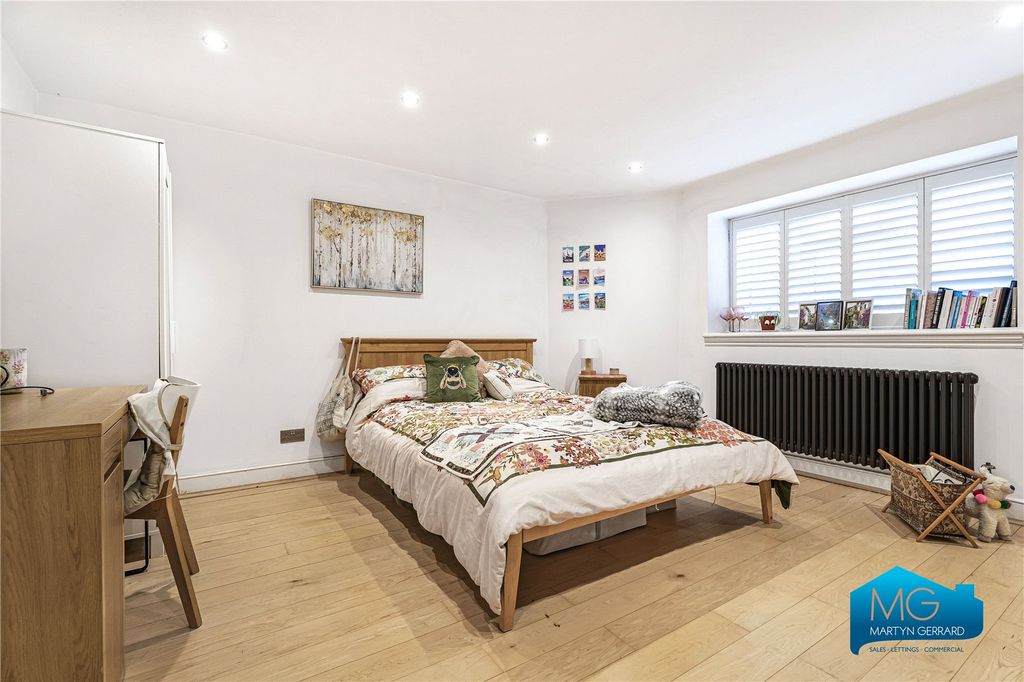 Property photo 3 of 23 Picture No. 70