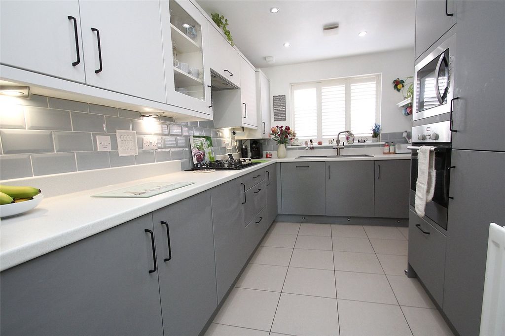 Property photo 3 of 18 Picture No. 02