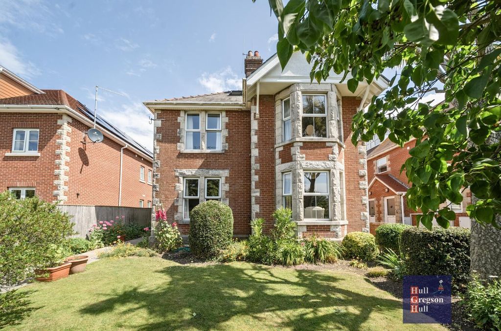 Property photo 1 of 23 F3205B12-Cb7E-4373-95ee-89Ec42Cbe87B.Jpg