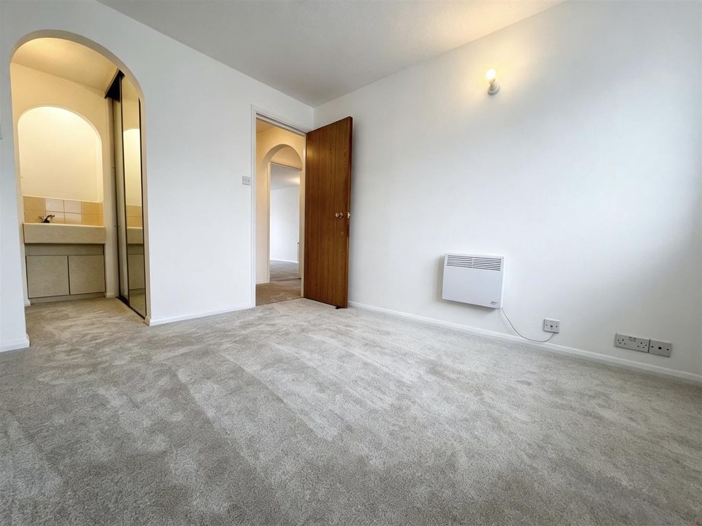 Property photo 2 of 12 58F843Ff-C915-4A45-8249-3503Adda64F8.Png