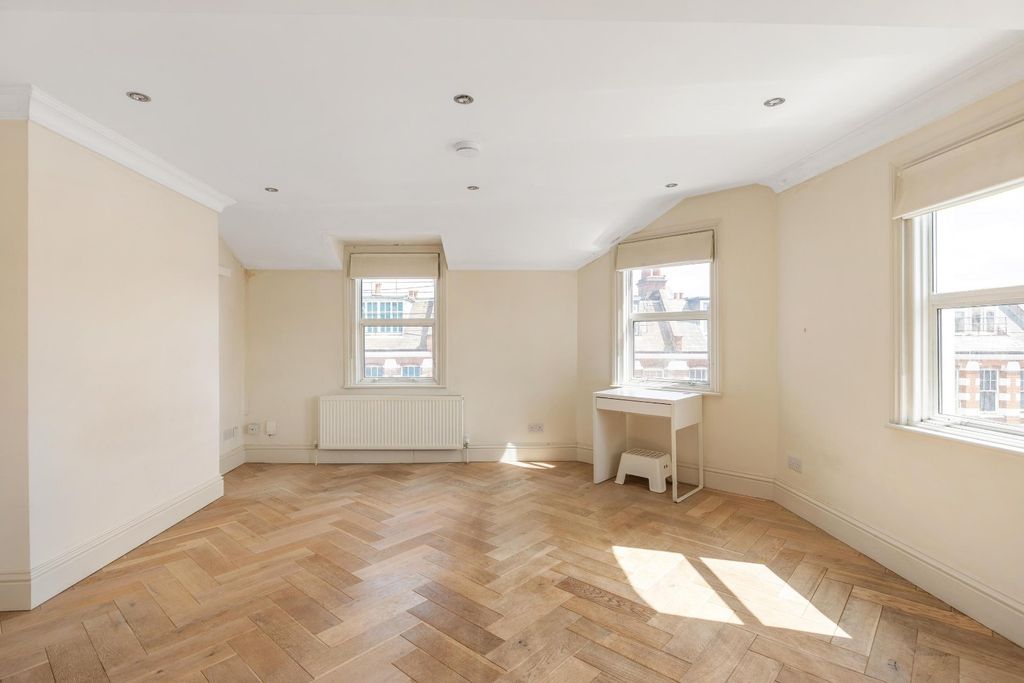 Property photo 1 of 16 Picture No. 02