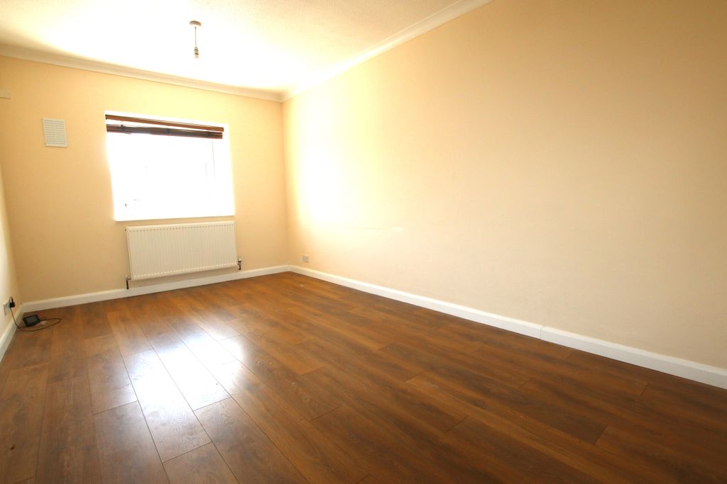 Property photo 3 of 5 Img_1384