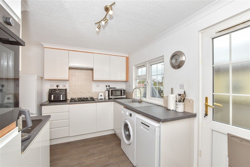 Property photo 2 of 9 Kitchen