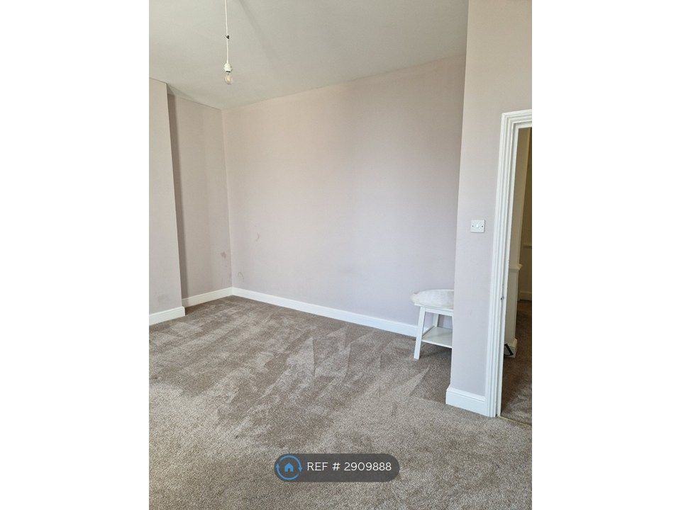 Property photo 3 of 5 Double Bedroom
