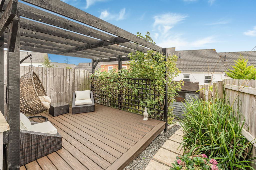 Property photo 2 of 20