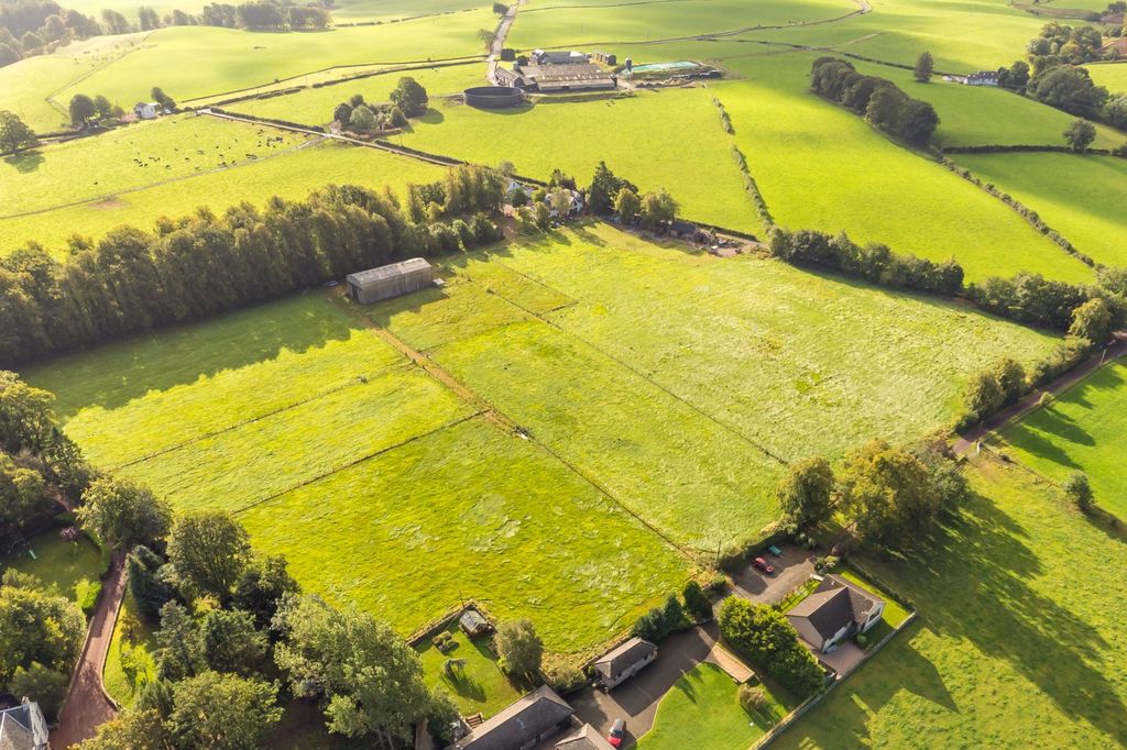 Property photo 2 of 28 Picture No. 13