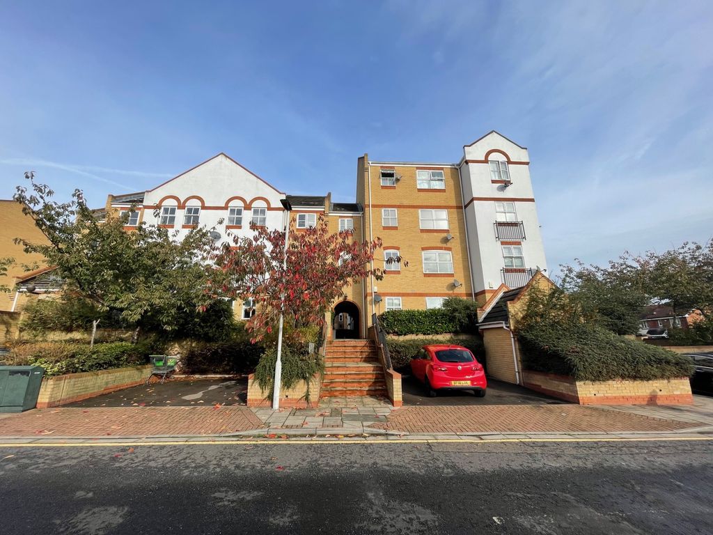 Property photo 1 of 6
