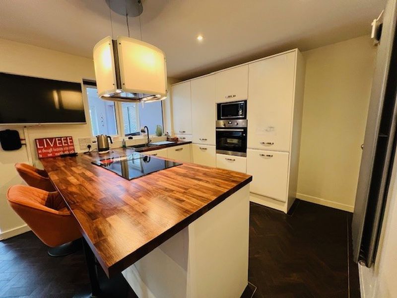 Property photo 3 of 32 Photo 26