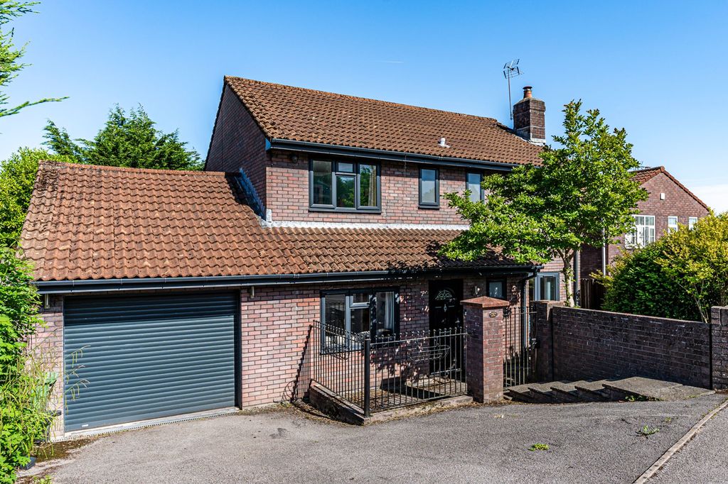 Property photo 1 of 41