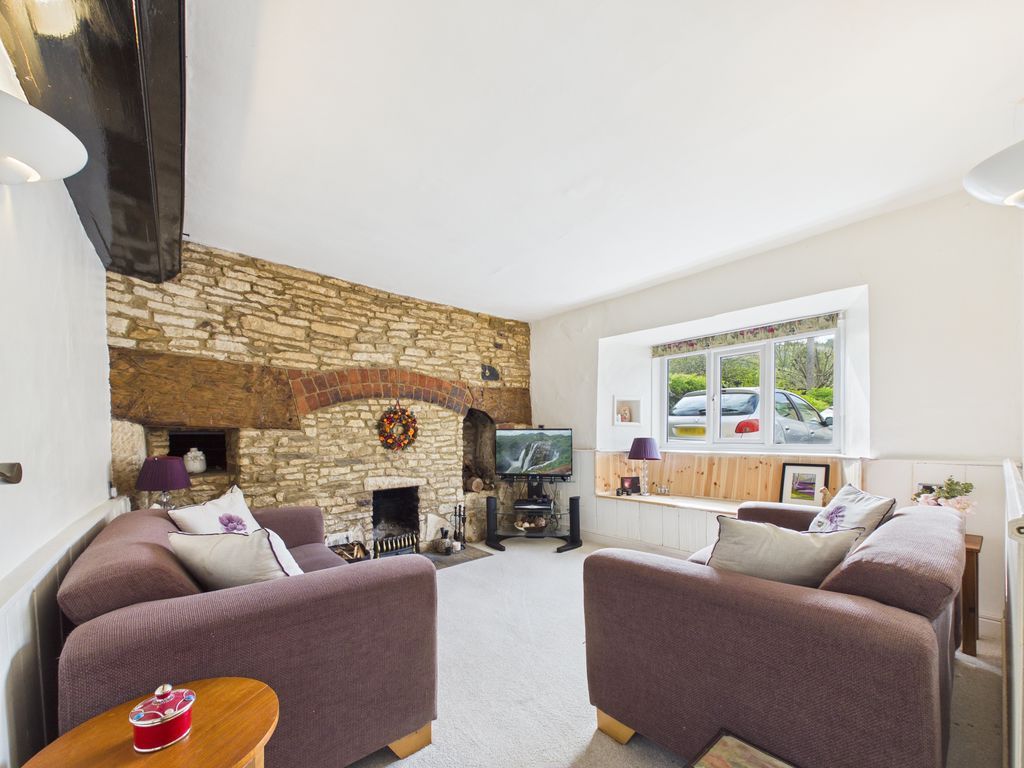 Property photo 3 of 20 Snug