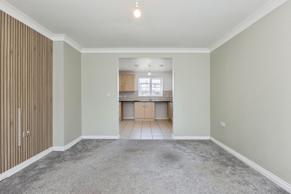 Property photo 2 of 21 Pbox-Img.Jpg