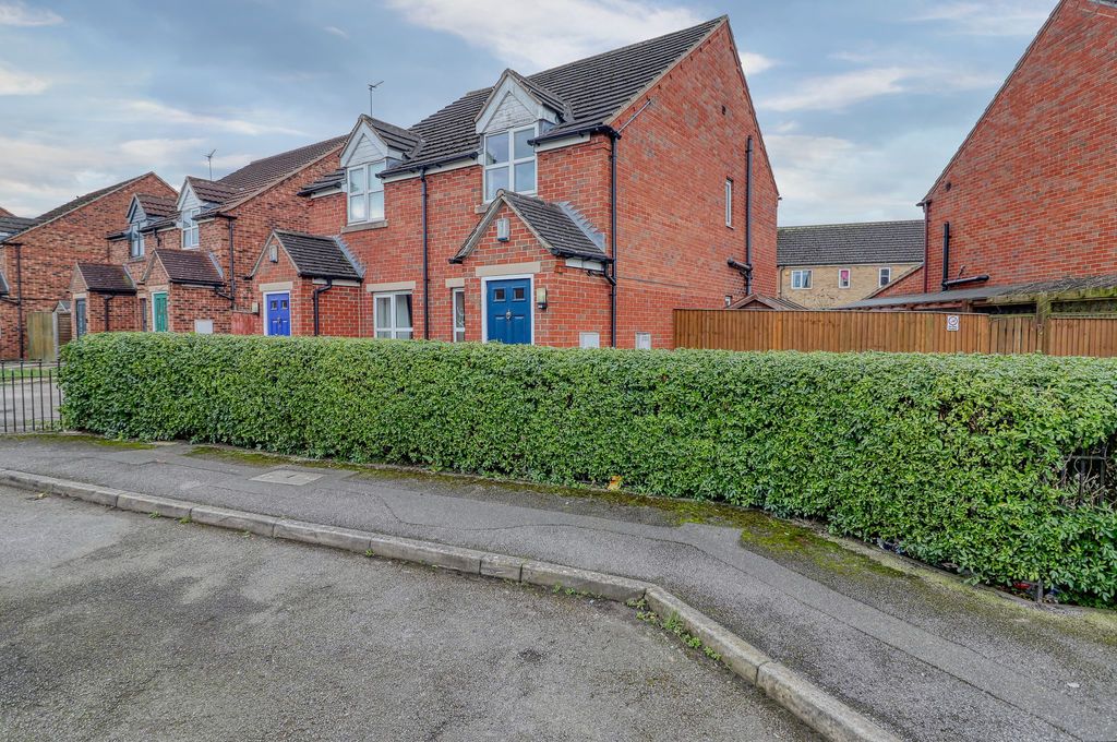 Property photo 1 of 12 Frontal