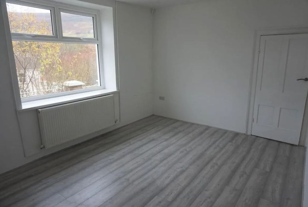Property photo 3 of 29
