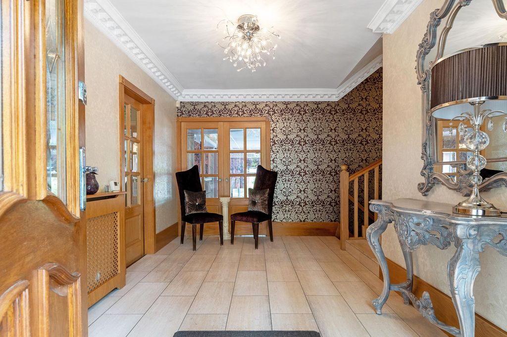 Property photo 3 of 57