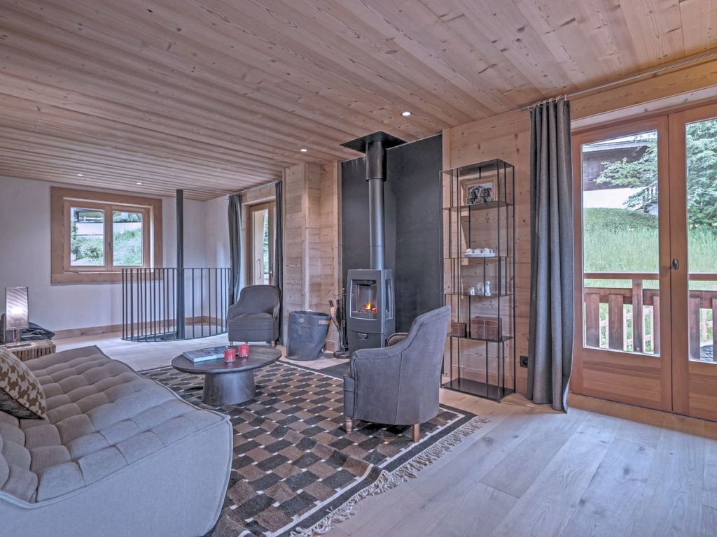 Property photo 2 of 12 Megeve Apartment For