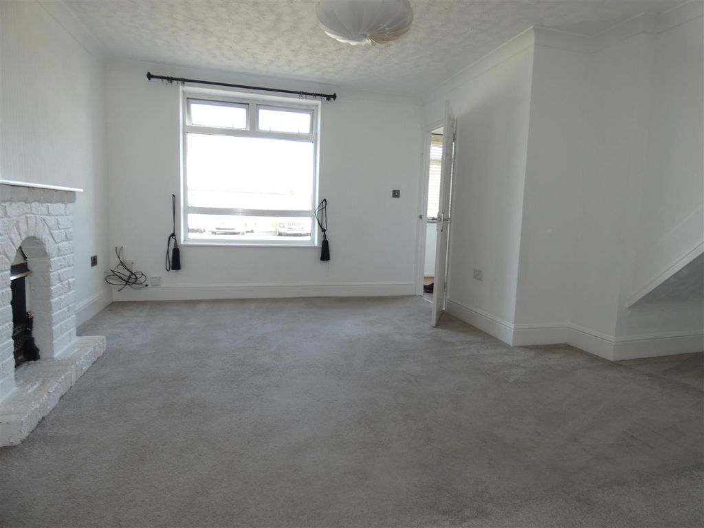 Property photo 2 of 12 P1050090.Jpg