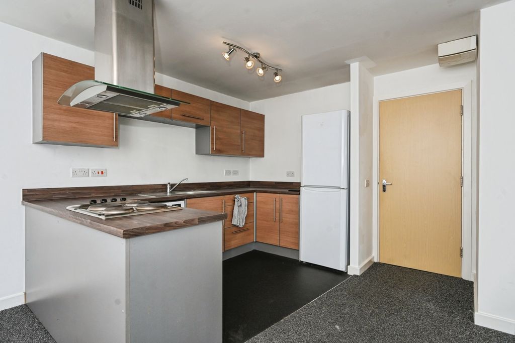 Property photo 3 of 17 Pbox-Img.Jpg