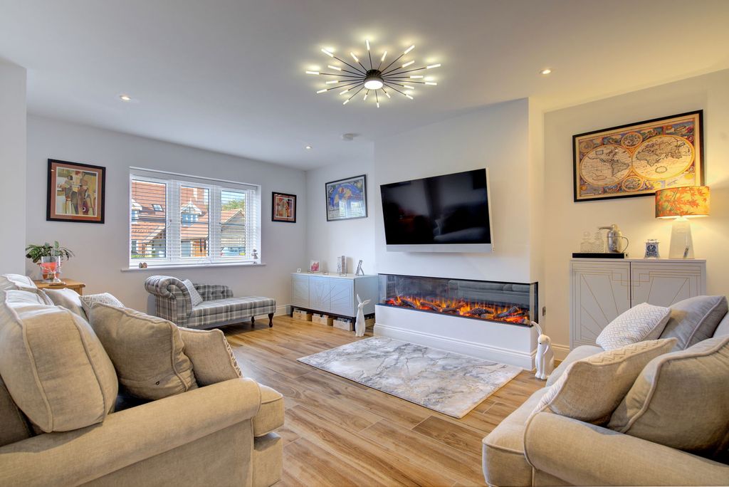 Property photo 3 of 29