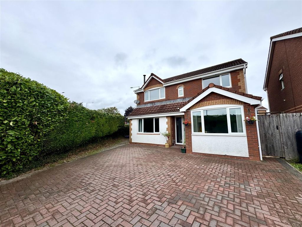 Property photo 1 of 32 Cider Mill Close