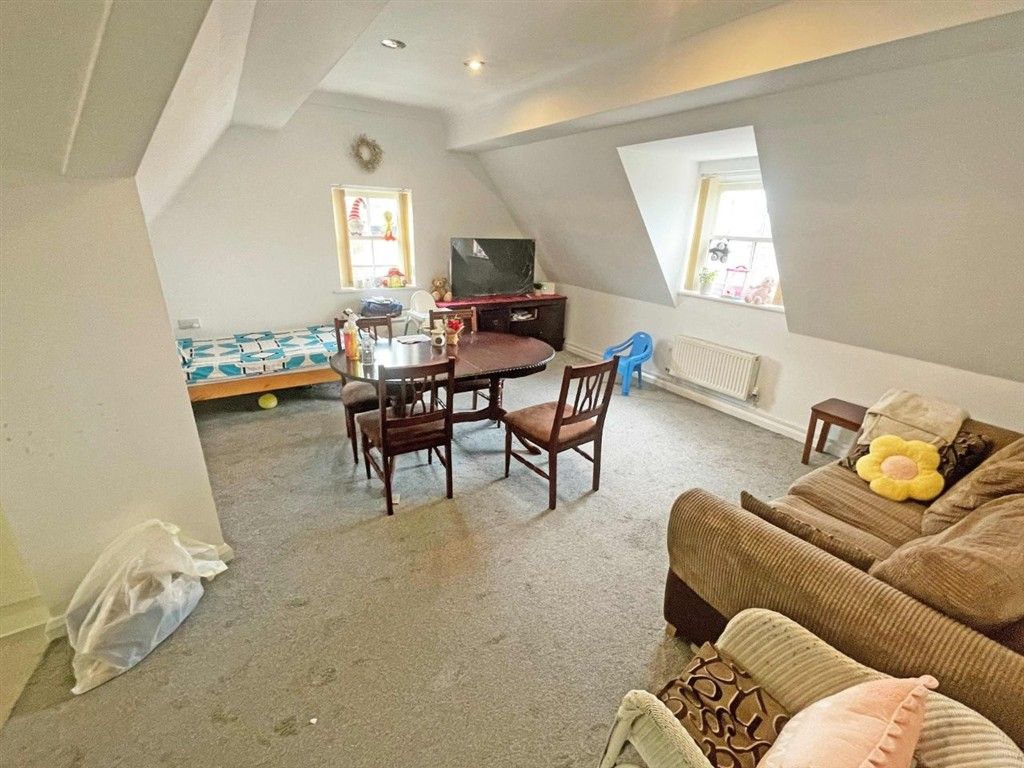 Property photo 3 of 5