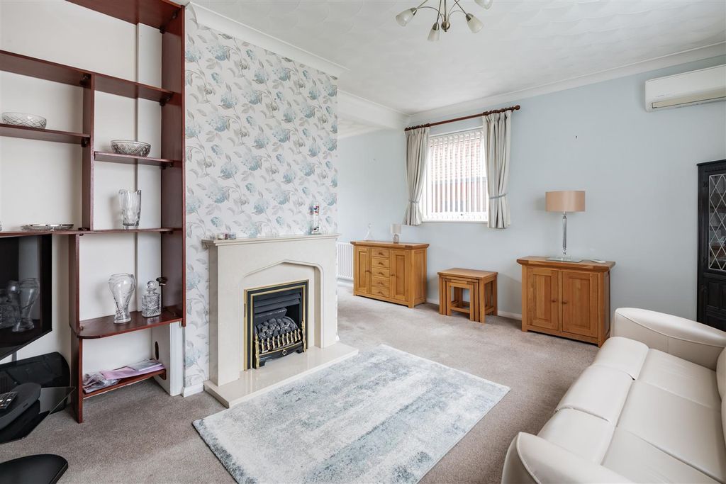 Property photo 3 of 14 Selworthy-Hr17.Jpg