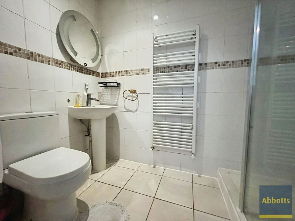 Property photo 2 of 4