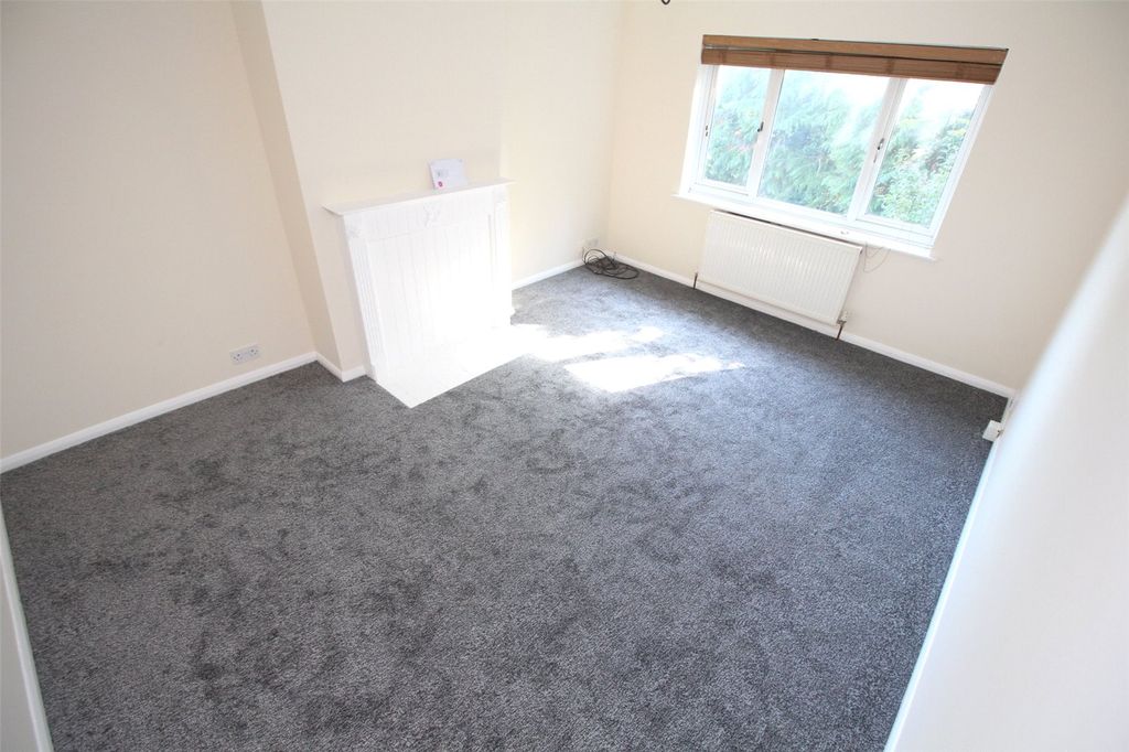Property photo 3 of 8 Picture No. 02