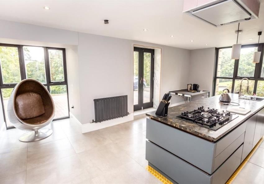 Property photo 3 of 21 Image