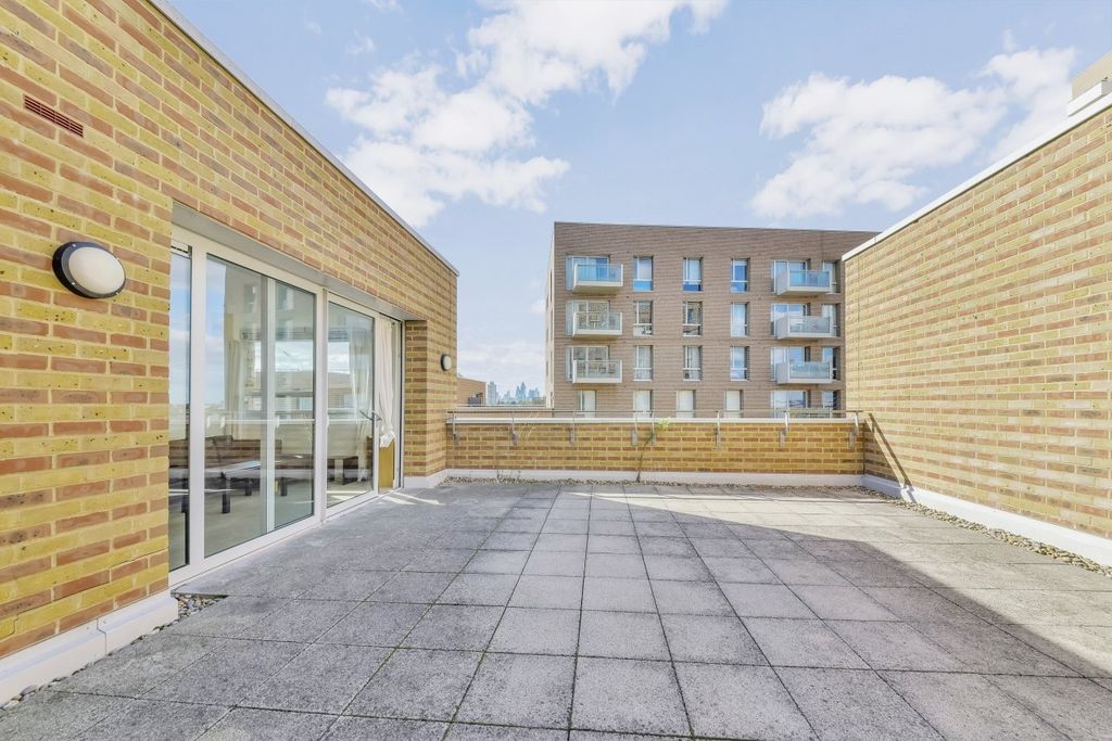 Property photo 2 of 11 Nelson Walk Terrace