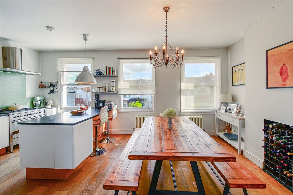 Property photo 3 of 23 Kitchen/Diner P2