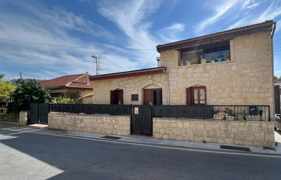 Property photo 1 of 2