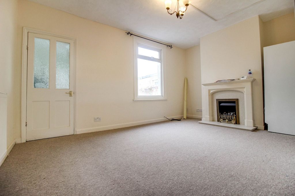 Property photo 3 of 8