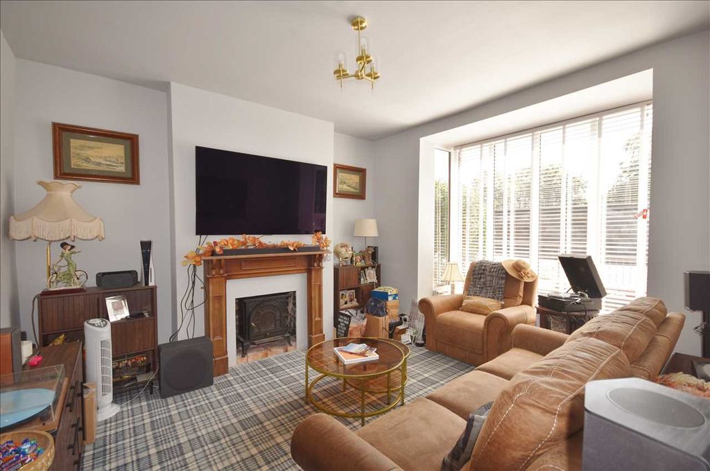 Property photo 2 of 6 Lounge