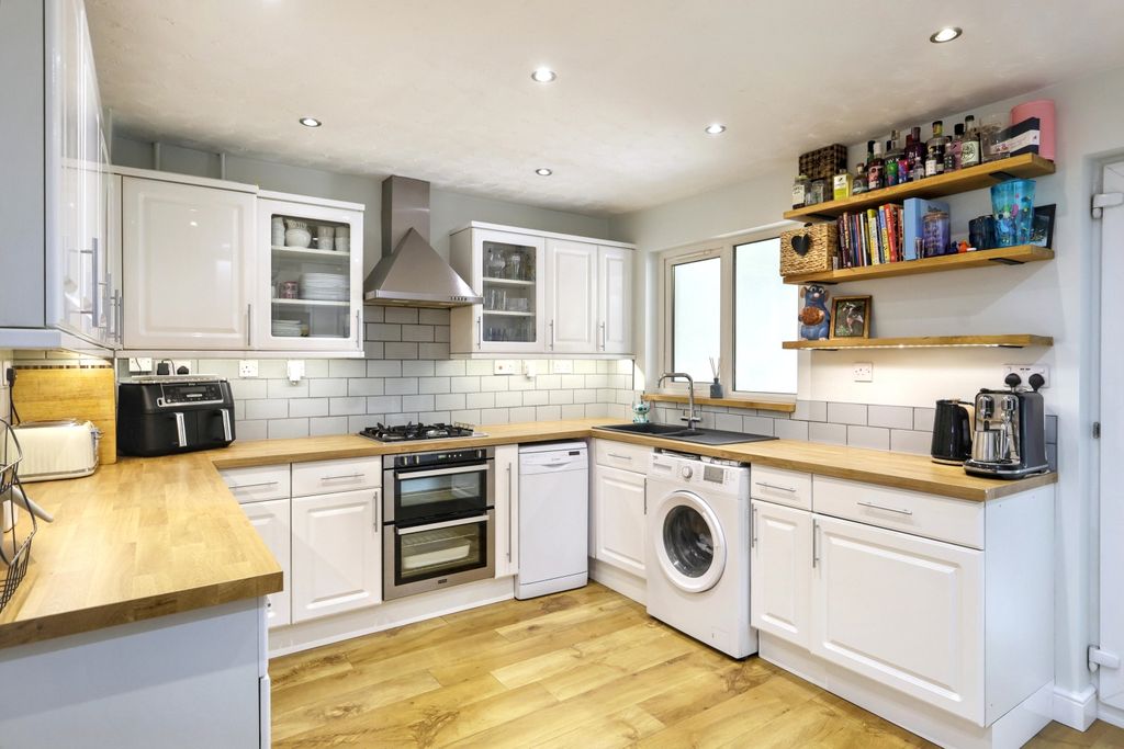 Property photo 3 of 22 Img_6026
