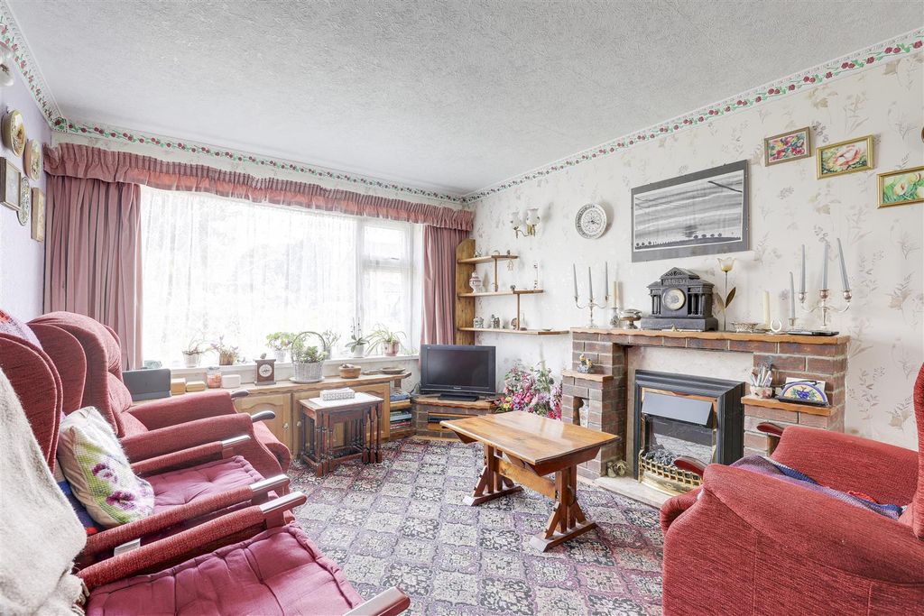 Property photo 2 of 16 9529.Jpg